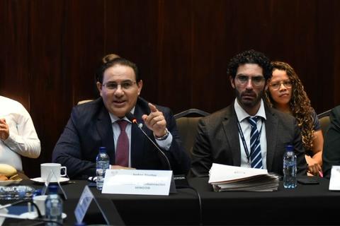 &iexcl;Reclamos! Confrontaci&oacute;n entre ministro y diputado por situaci&oacute;n de la PNC