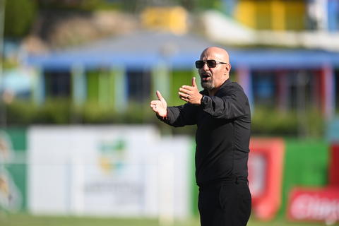 T&eacute;cnico de Comunicaciones aspira al banquillo de la selecci&oacute;n chilena