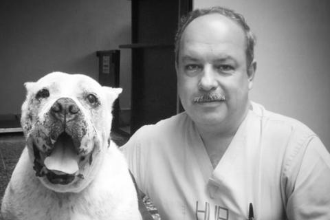 Fallece Erick Caballeros, veterinario que apoy&oacute; a los rescatistas