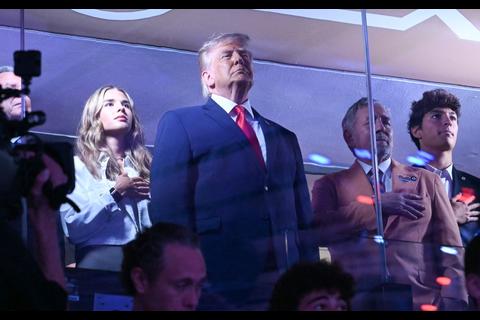 Trump llega al Madison Square Garden y dice presente en las Finales de la NBA