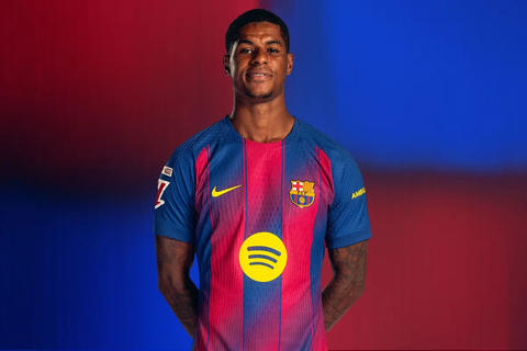 El Barcelona pone en suspenso el futuro del delantero Marcus Rashford 