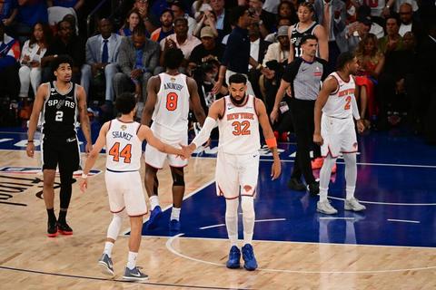 Knicks logran &eacute;pica remontada en las Finales y toman ventaja 3-1 ante los Spurs
