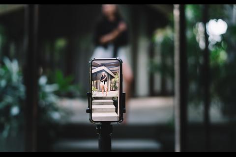 Influencers con visa de turista no podr&aacute;n crear contenido en EE.UU.