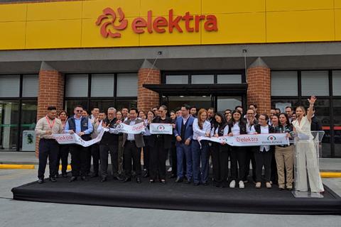 Elektra y Banco Azteca abren nuevo punto en Calzada La Paz