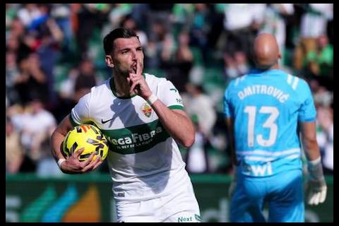 &iexcl;A prisi&oacute;n! Condenan al futbolista espa&ntilde;ol Rafa Mir por agresi&oacute;n