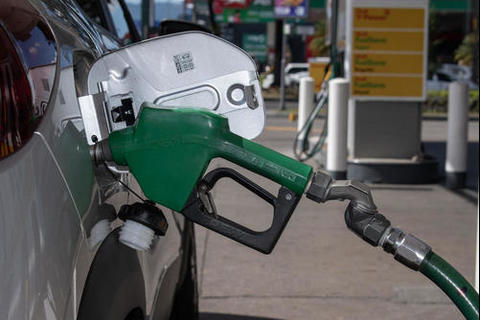 Precios de los combustibles con subsidio registran una baja para esta semana