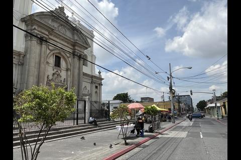 La arquitectura colonial y la fe se encuentran en el barrio La Merced