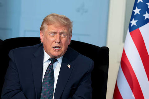 Trump firma acuerdo con Ir&aacute;n para poner fin a la guerra en Oriente Medio