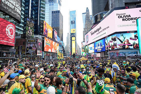 Reportan tiroteo en Times Square, Nueva York, sede de la final del Mundial (videos)