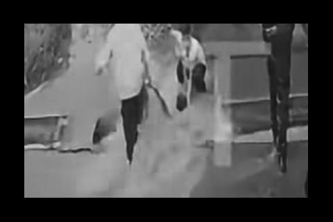 VIDEO: momento en que ni&ntilde;o es arrastrado por una correntada en zona 18