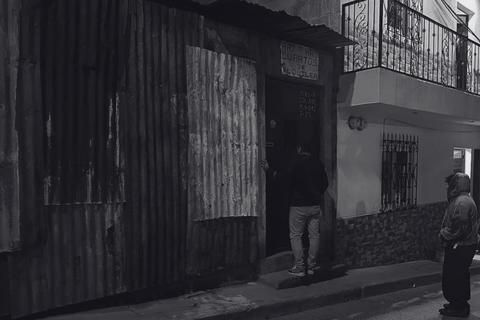 Hallan a una persona sin vida y con se&ntilde;ales de violencia dentro de una vivienda