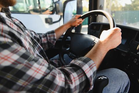 El hombre que se viraliz&oacute; por extorsionar a pilotos del transporte pesado