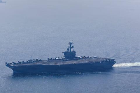 Intento fallido: Ir&aacute;n lanza misiles contra el portaviones USS Abraham Lincoln