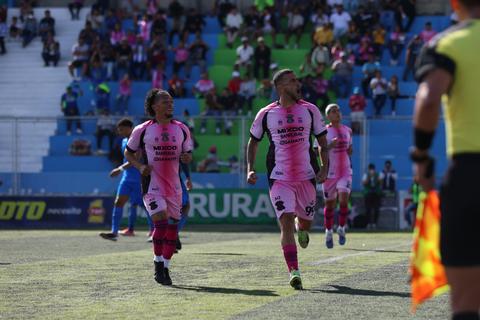 Mixco aprovech&oacute; un gol tempranero para derrotar a Municipal