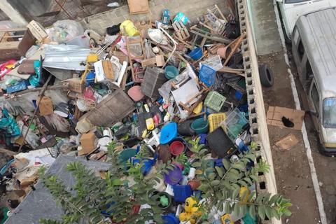 Limpian basurero clandestino tras denuncia de vecinos en Mixco