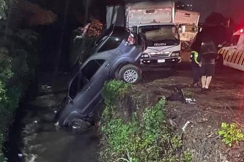 Conductor termina en hondonada tras uso de aplicaci&oacute;n GPS