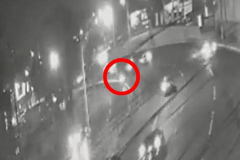 &iexcl;Qued&oacute; grabado! Conductor muere tras chocar en el Perif&eacute;rico (video)