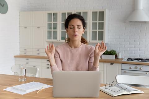 Mam&aacute; s&iacute;, perfecta no, c&oacute;mo cuidar tu salud mental sin culpa