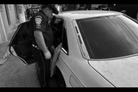 Identifican a v&iacute;ctima hallada dentro del ba&uacute;l de un auto en San Miguel Petapa