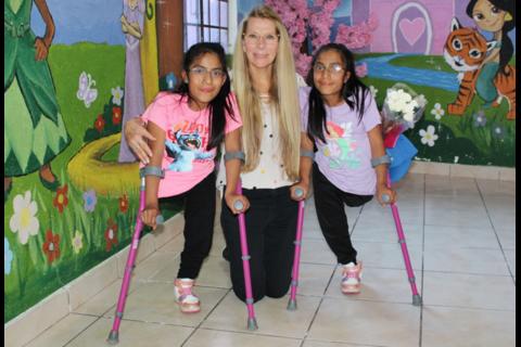 'Las Rositas' fueron adoptadas y comienzan una vida en familia
