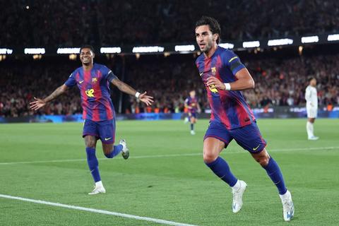 &iexcl;Campeones! Barcelona doblega al Real y se corona en el Camp Nou