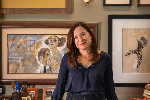 'Monstruos y p&aacute;jaros' la primera ficci&oacute;n de la periodista Dina Fern&aacute;ndez 
