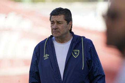 Luis Fernando Tena convoca a nueve jugadores previo a amistosos de junio