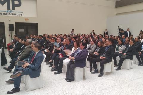 Garc&iacute;a Luna se re&uacute;ne con fiscales del MP, entre estos, Rafael Curruchiche