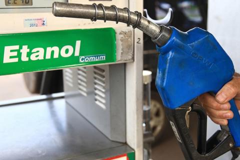 Gasolina E10: Herramienta clave para reducir emisiones y contaminaci&oacute;n