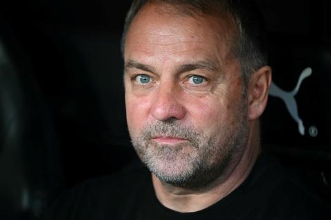 Hansi Flick lamenta la derrota del Barcelona en la &uacute;ltima fecha y habla de Mourinho