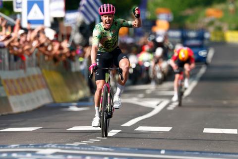 Valgren gana la etapa y Vingegaard se mantiene como l&iacute;der del Giro