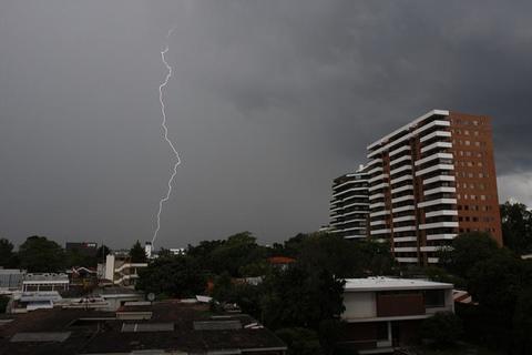 &iexcl;Prep&aacute;rate! Se espera un fin de semana lluvioso y con actividad el&eacute;ctrica