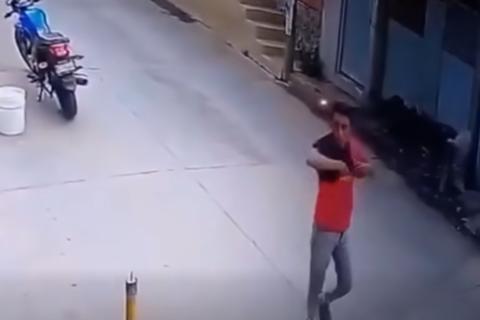 C&aacute;mara de seguridad capta robo en Pal&iacute;n (video)