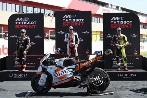 Ra&uacute;l Fern&aacute;ndez sorprende y conquista la esprint del MotoGP de Italia