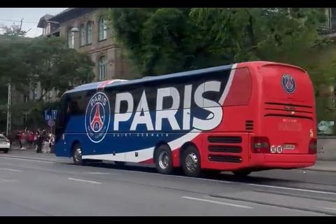 PSG llega al Estadio Pusk&aacute;s de Budapest para la final de la Champions League