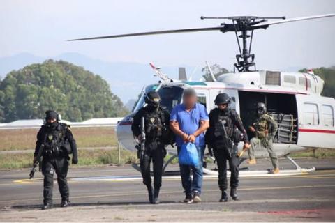 Capturado en Playa Grande, Ixc&aacute;n, Quich&eacute;, es trasladado v&iacute;a a&eacute;rea a la capital