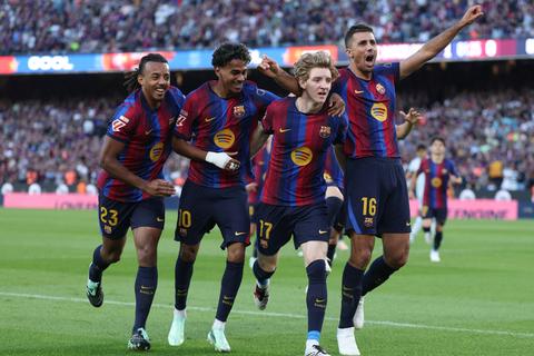 Barcelona hace homenaje a Pedro con triunfo 3-0 sobre el Getafe en La Liga