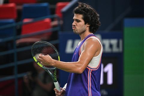 Carlos Alcaraz cae eliminado del Masters de Shangh&aacute;i