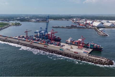 Presentan avances en el plan de modernizaci&oacute;n del sistema portuario del pa&iacute;s