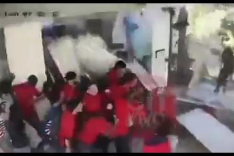 IMPACTANTE VIDEO: momento en que colegio se desploma en pleno terremoto de Colombia