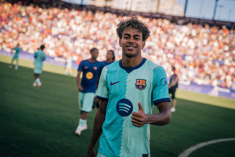 Lamine Yamal se postula al Bal&oacute;n de Oro y se compara con Kylian Mbapp&eacute;
