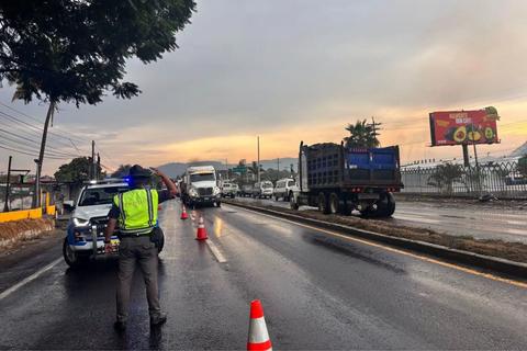 Provial mantiene atenci&oacute;n permanente en carreteras durante temporada de lluvia