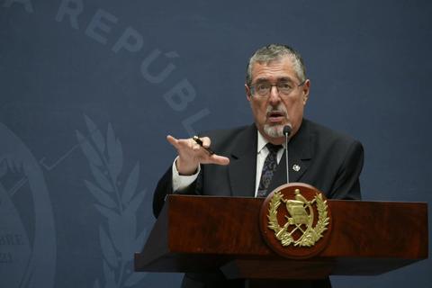 Ar&eacute;valo confirma participaci&oacute;n del Ej&eacute;rcito en incidente armado en Huit&eacute;, Zacapa