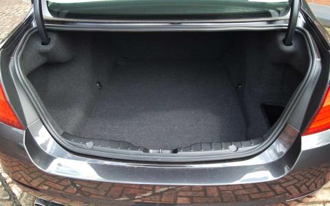 &iquest;C&oacute;mo salir del ba&uacute;l de un carro sin desesperarte? 