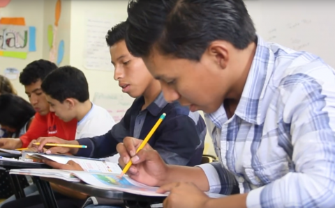 As&iacute; fue el primer d&iacute;a de clases de ingl&eacute;s de los hermanos C&uacute;mez