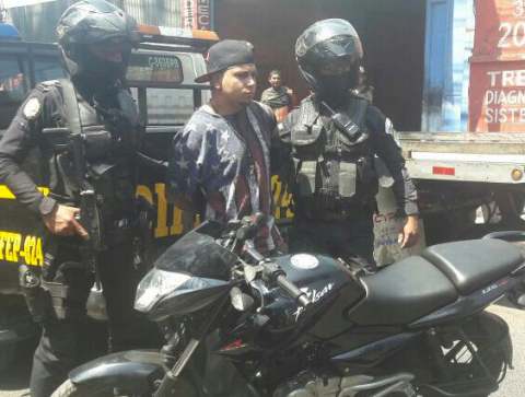 Capturan a salvadore&ntilde;o como responsable del ataque contra comisario 