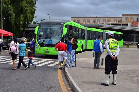 Así son los nuevos buses de tres módulos del Transmetro