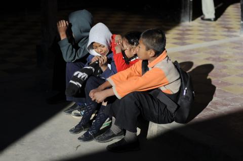 La indignación tiene rostro. Es la carita de una niña con hambre