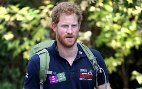 El príncipe Harry confirmó su relación amorosa y denuncia acoso