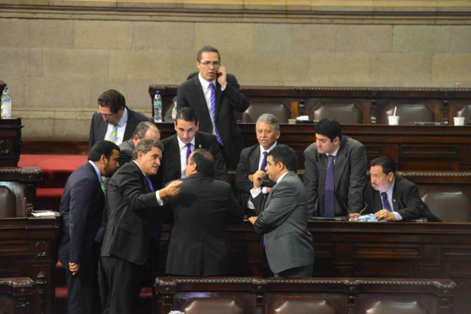 Primero tambalean las Cortes, ahora el Congreso